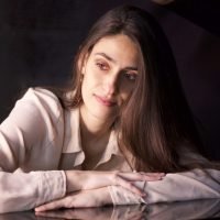 Feature on Mousikaproastia